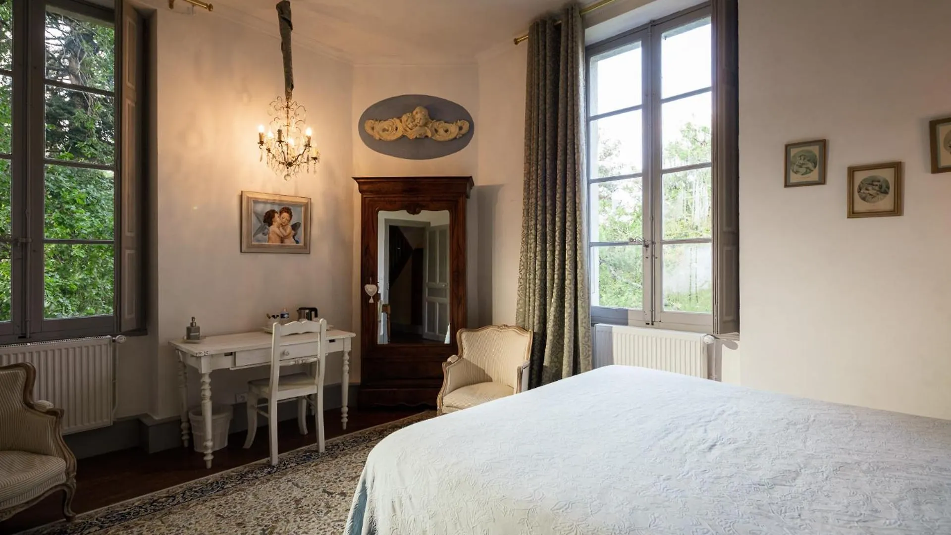 Domaine Le Castelet Bed & Breakfast Castres  France